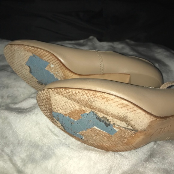 Tan heels - Picture 3 of 4